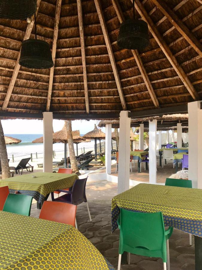 Boblin la Mer hotel restaurant plage Grand-Bassam Extérieur photo