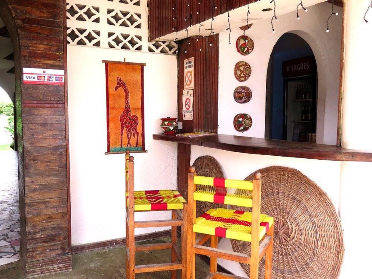 Boblin la Mer hotel restaurant plage Grand-Bassam Extérieur photo